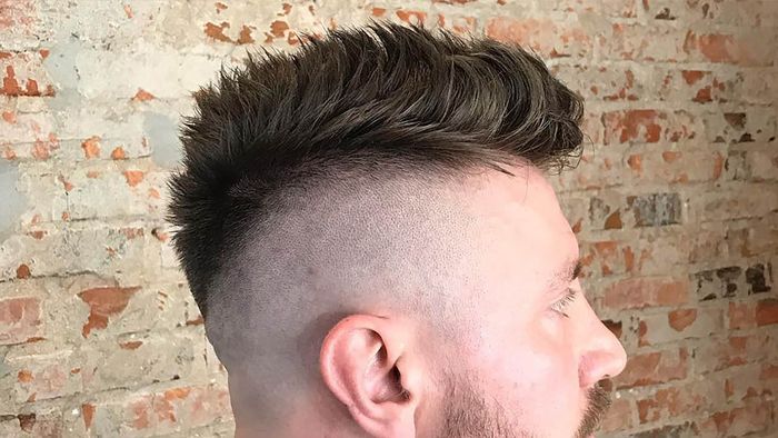 Undercut vuốt dựng mang lại diện mạo mạnh mẽ và thu hút